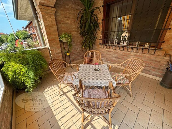 Casa con 10 locali in vendita in Formigine