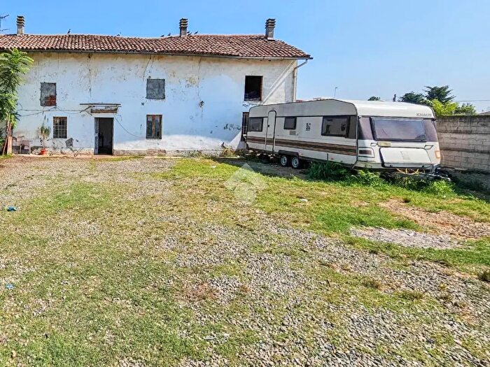 Casa trilocale in vendita in Via del Bosco di Mandrogne, Alessandria