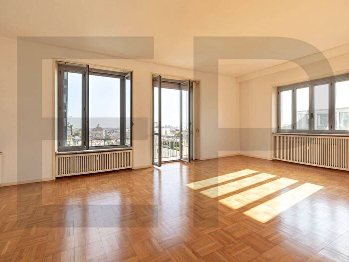 Casa con 5 locali in affitto in San Babila, Milano