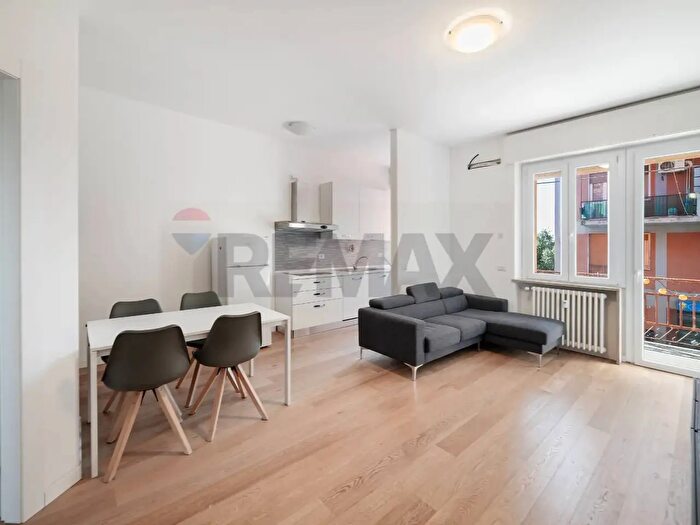 Appartamento bilocale in vendita in Via San Pietro in Verzolo, Pavia