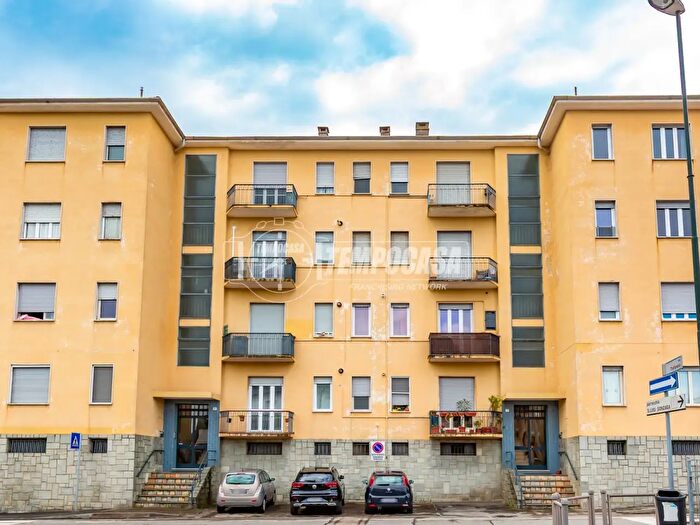 Appartamento trilocale in vendita in Via Roaschia, Chieri