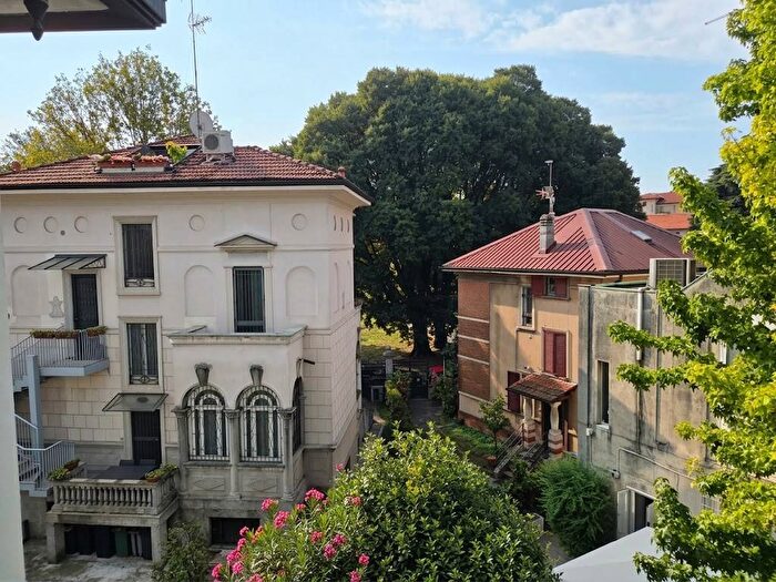 Appartamento bilocale in affitto in Corso San Gottardo, Milano
