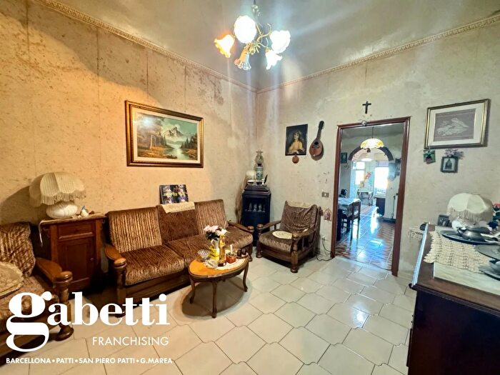 Appartamento trilocale in vendita in Via Randazzo, Patti