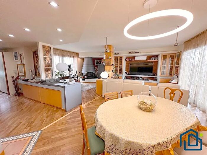 Appartamento quadrilocale in vendita in Via Olof Palme, Arluno