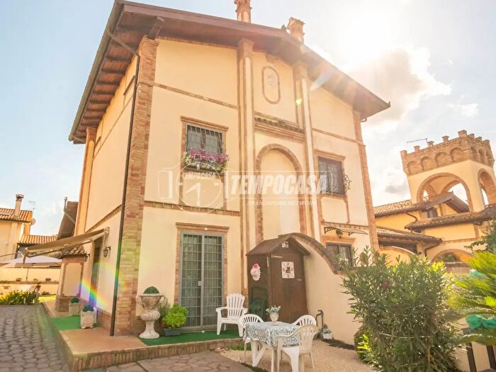 Casa quadrilocale in vendita in Via Tiberio Rossi, Anguillara Sabazia