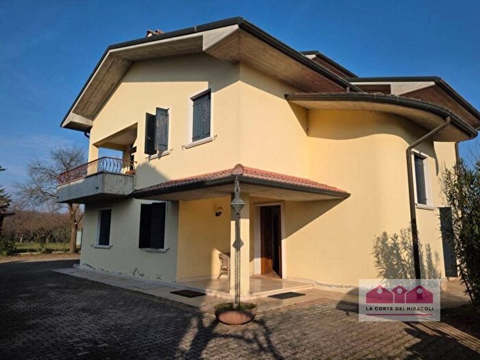 Casa con 6 locali in affitto in Strada di Longara, Santa Croce Bigolina Longara, Vicenza