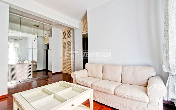 Appartamento quadrilocale in vendita in Via Giovanni Fabbroni, Roma