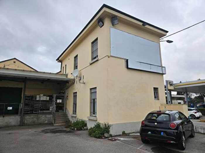 Appartamento quadrilocale in vendita in Via Angelo Ambrosoli, Gallarate