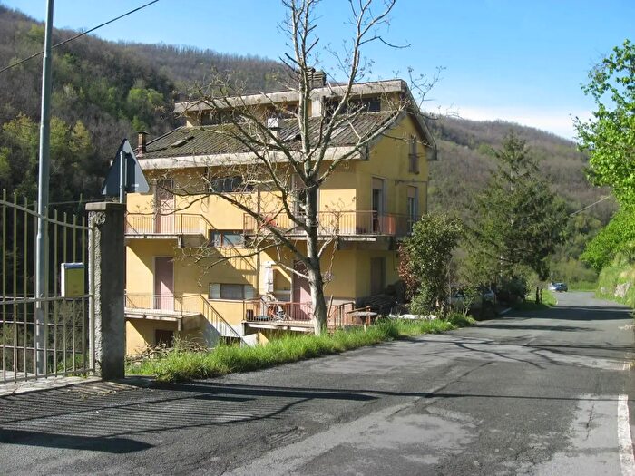 Appartamento con 6 locali in vendita in Isola di Borgonovo Mezzanego, Mezzanego