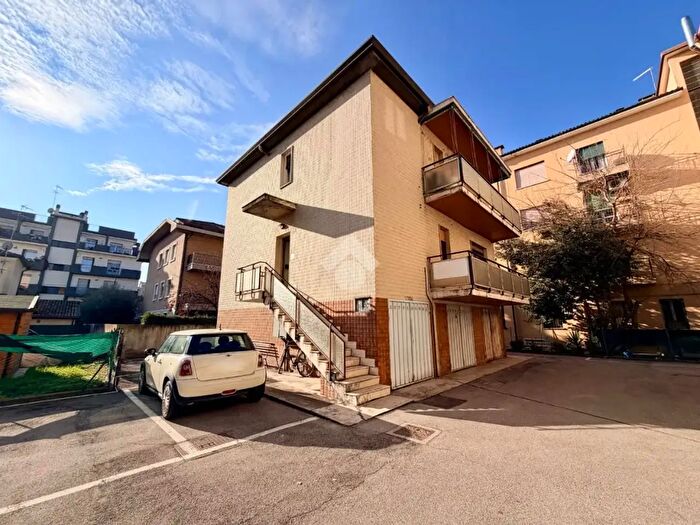 Appartamento trilocale in vendita in Via Cristoforo Colombo, Venezia