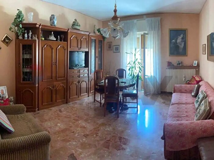 Appartamento con 6 locali in vendita in Via Roma, Calascibetta