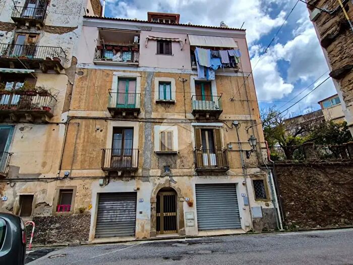 Appartamento bilocale in vendita in Corso Cristoforo Colombo, Paola