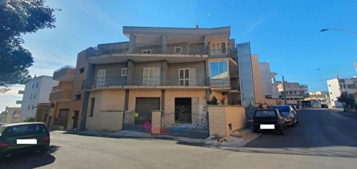 Appartamento con 5 locali in vendita in Via Provinciale Collepasso, Parabita