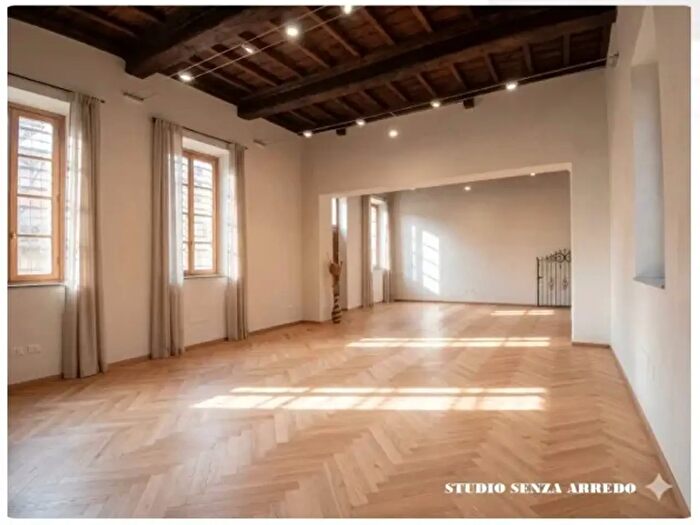 Appartamento quadrilocale in vendita in Piazza Francesco Petrarca, Pavia
