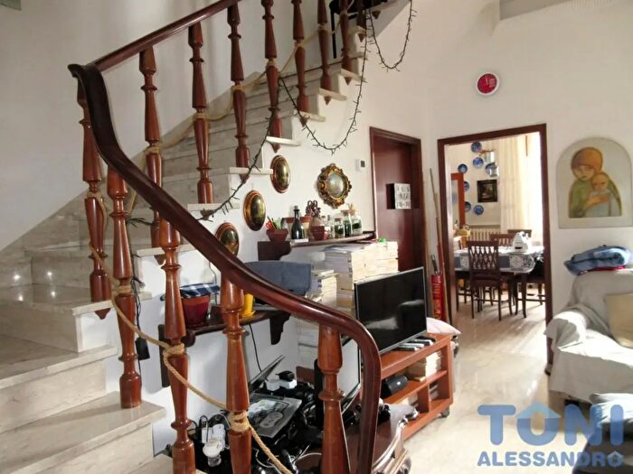 Casa con 7 locali in affitto in Empoli