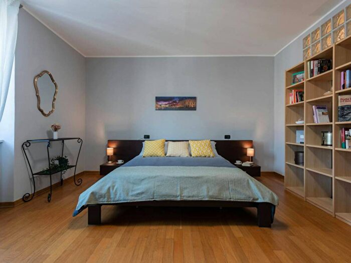 Appartamento monolocale in affitto in Via delle Orfane, Quadrilatero Romano, Torino