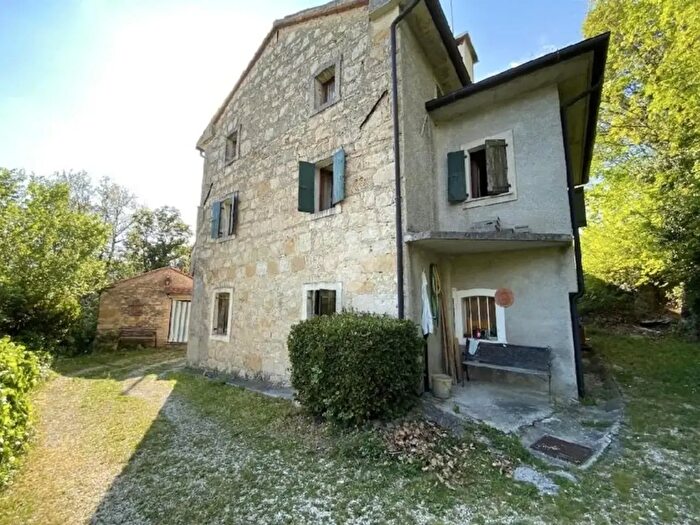 Casa con 6 locali in vendita in Vittorio Veneto
