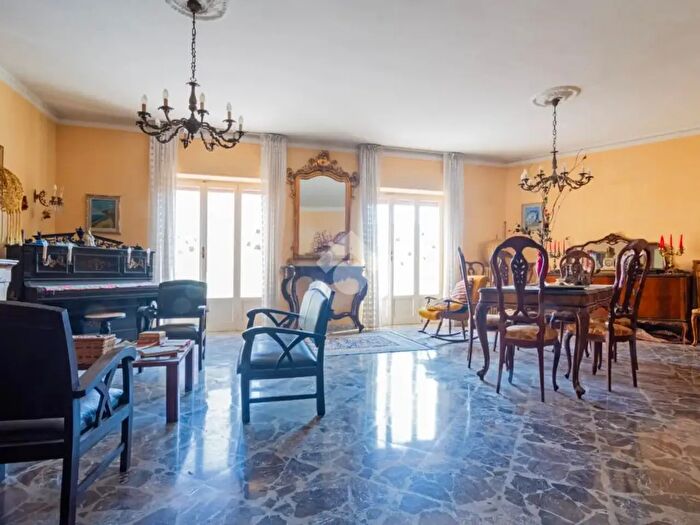 Appartamento quadrilocale in vendita in Via Donato Jaia, Conversano