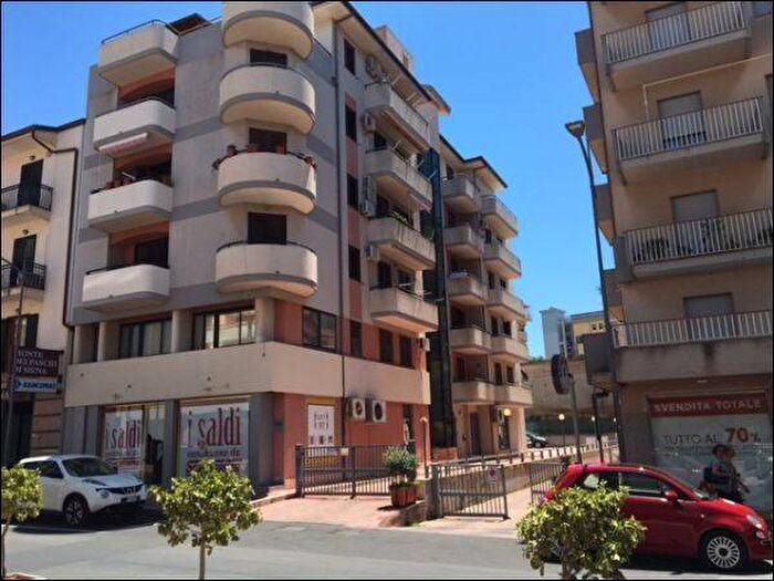 Appartamento con 5 locali in affitto in Via Sacro Cuore, Modica Sorda, Modica