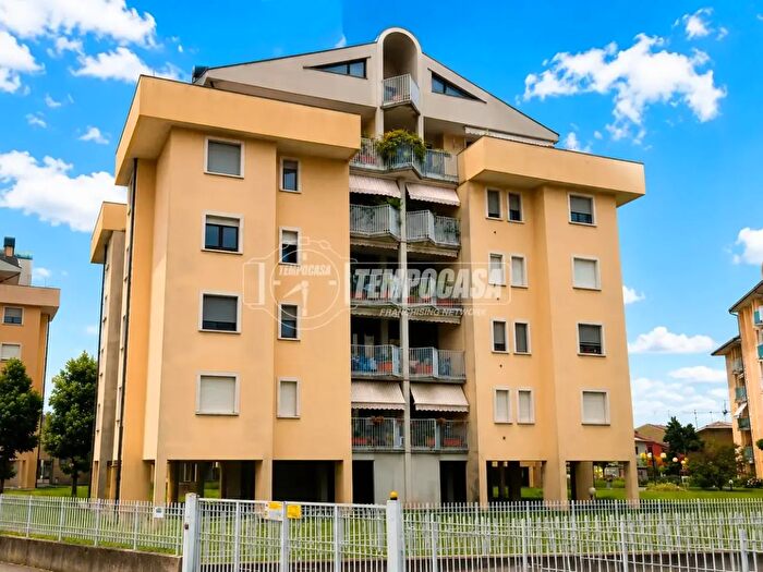Appartamento trilocale in vendita in Via Sondrio, Muggiò