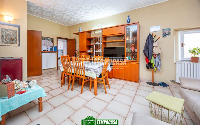 Appartamento trilocale in vendita in Via Camillo Zoja, Grezzago