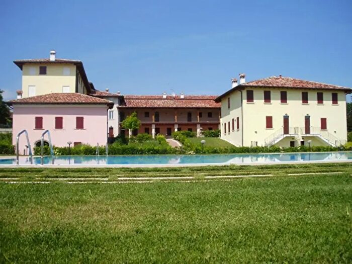 Appartamento trilocale in vendita in Via Vaccarolo, Desenzano Del Garda