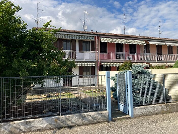 Casa quadrilocale in vendita in Via Pasino, Ticineto