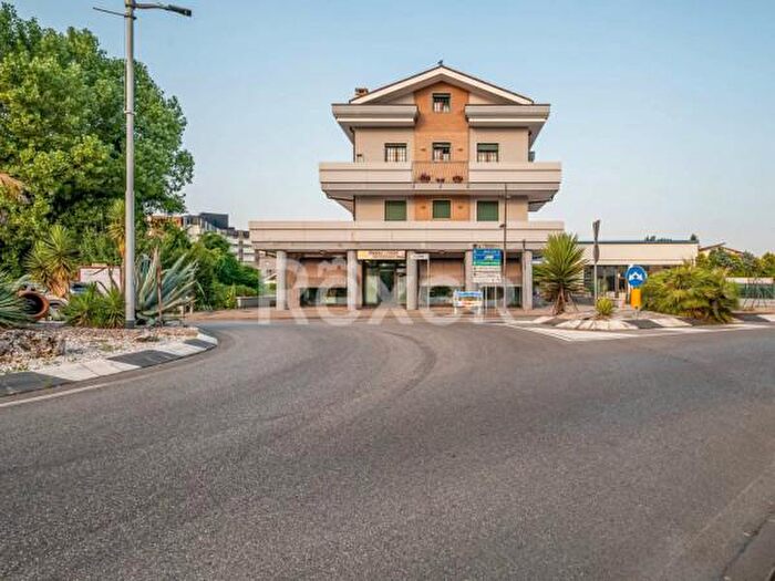 Appartamento quadrilocale in vendita in Via Roma, Montegrotto Terme