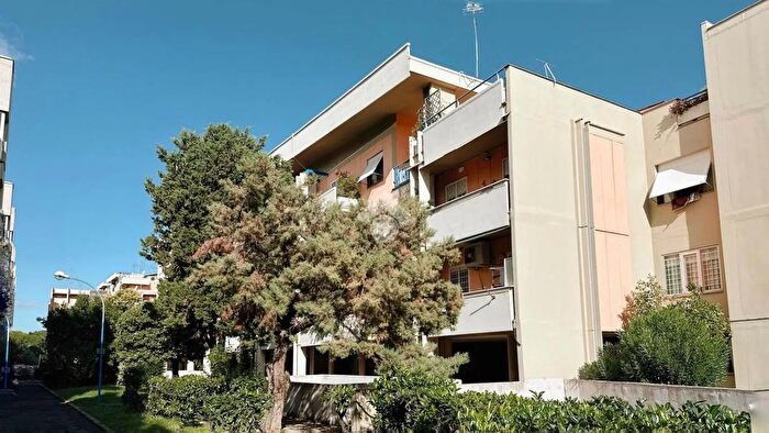 Appartamento quadrilocale in vendita in Via Francesco Ferraironi, Roma