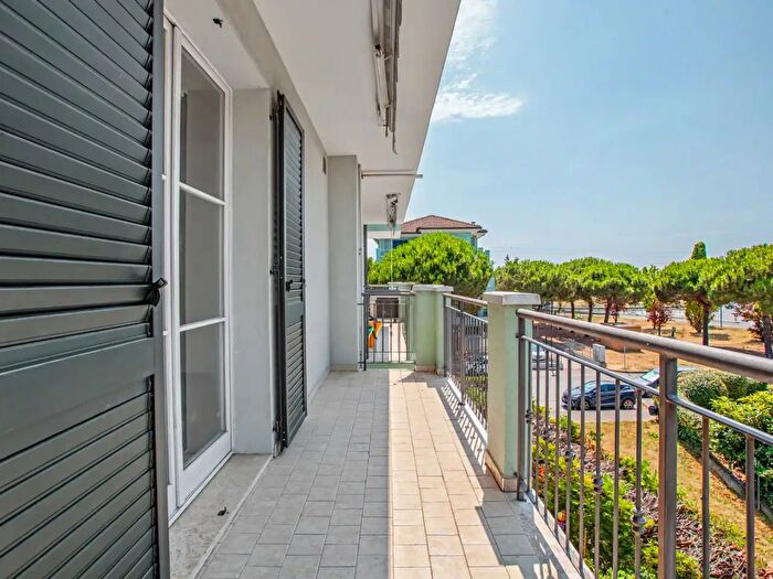 Appartamento quadrilocale in vendita in Via Cardano, Cervia