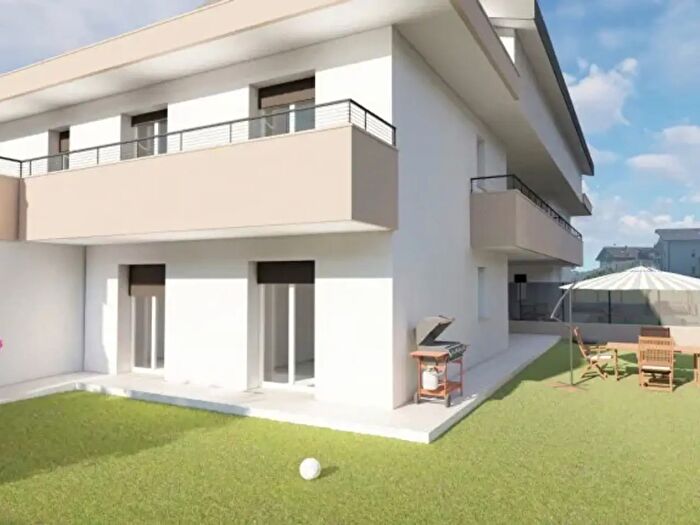 Appartamento bilocale in vendita in Via Lambro, Inverigo