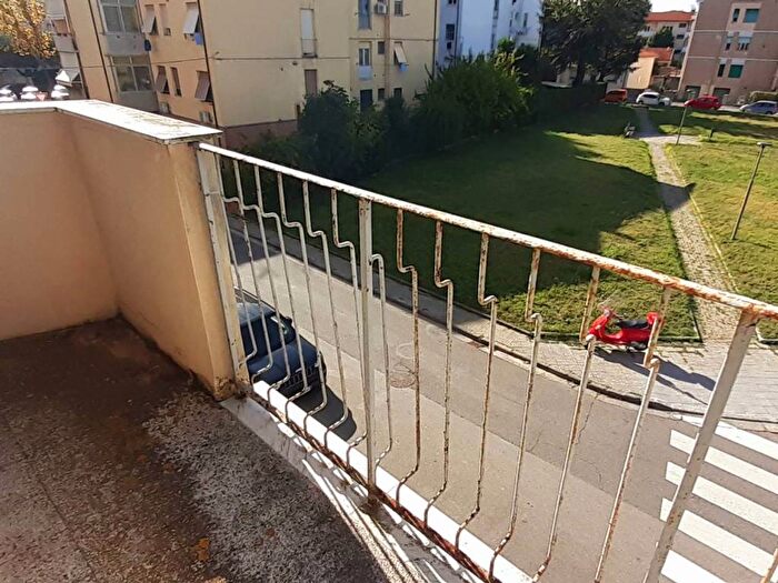 Appartamento con 6 locali in vendita in Porta a Lucca, Pisa