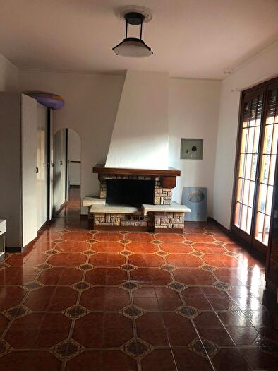 Casa con 6 locali in vendita in Viareggio