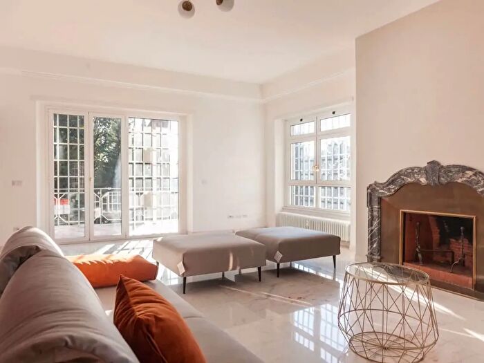 Appartamento con 5 locali in affitto in Via Eufrate, Roma