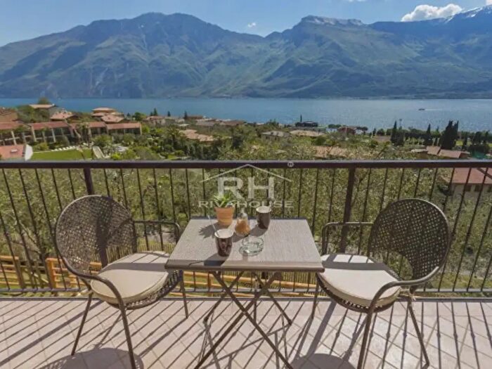Casa con 6 locali in vendita in Limone Sul Garda