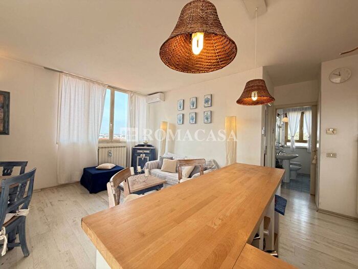 Casa bilocale in affitto in Via Tazio Nuvolari, Roma, Roma