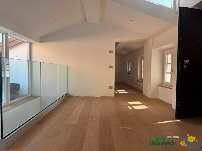 Appartamento con 5 locali in vendita in Vicolo San Tiburzio, Parma