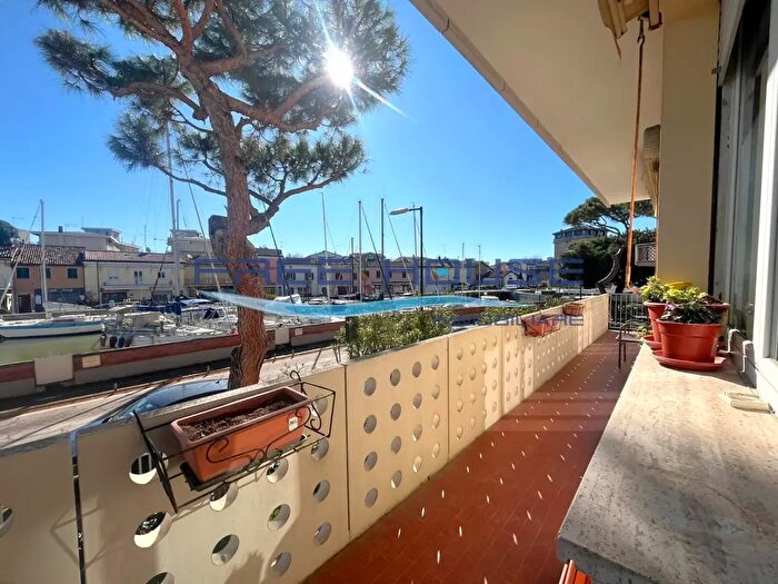 Appartamento con 5 locali in affitto in Via Parini, Cervia