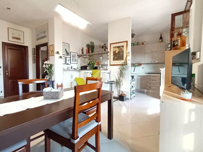 Appartamento con 6 locali in vendita in Via Monastir, Torino