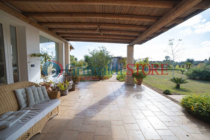 Casa con 8 locali in vendita in Via Sardegna, Monteroni Di Lecce