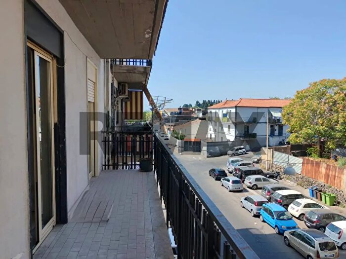 Appartamento con 5 locali in vendita in Via Giuseppe Poulet, Catania