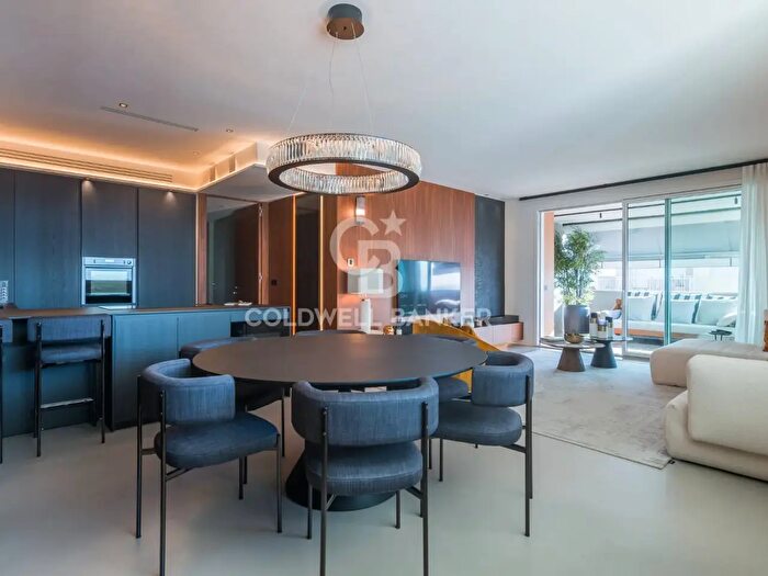 Appartamento quadrilocale in vendita in Via Ippolito Nievo, Riccione