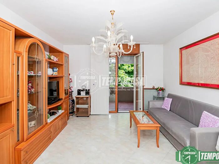 Appartamento trilocale in vendita in Via Enrico De Nicola B, San Giuliano Milanese