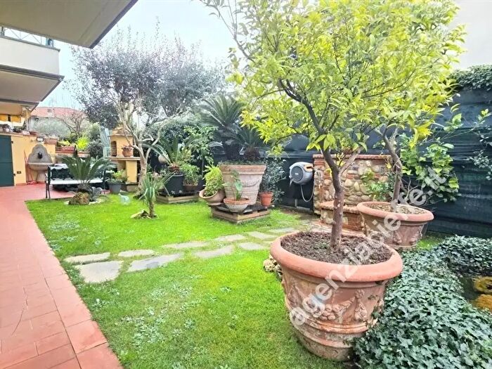 Appartamento trilocale in vendita in Massa