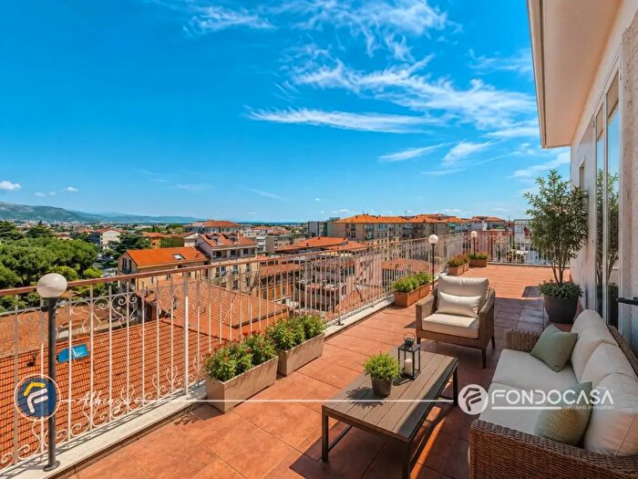 Appartamento con 5 locali in vendita in Via Esperanto, Albenga