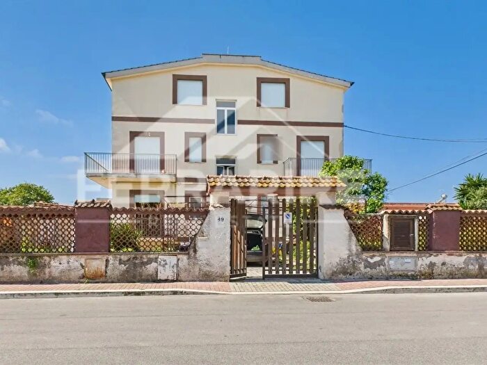 Appartamento trilocale in vendita in Via Oliena, Fiumicino