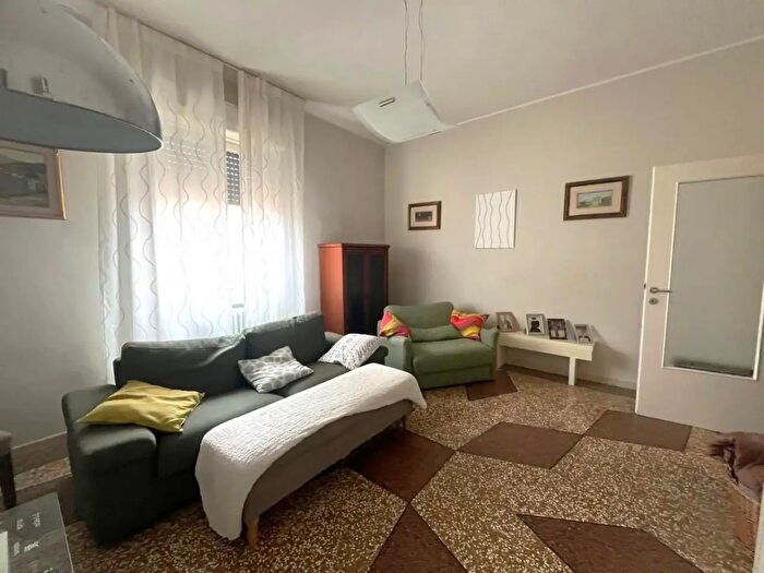 Appartamento con 6 locali in vendita in Livorno