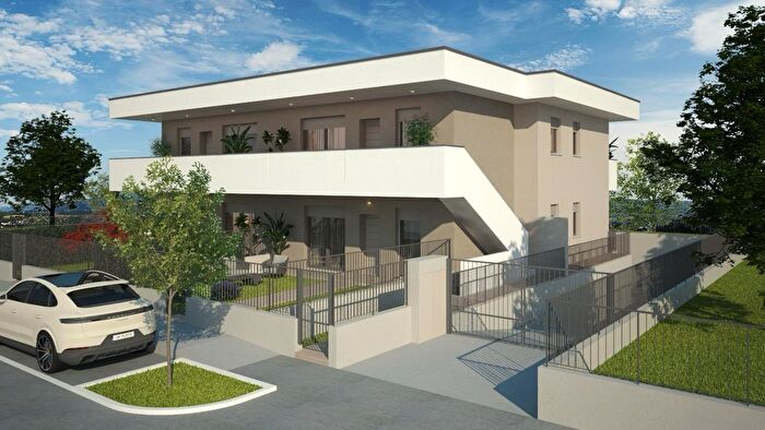 Appartamento quadrilocale in vendita in Via delle Brede, Calcinate