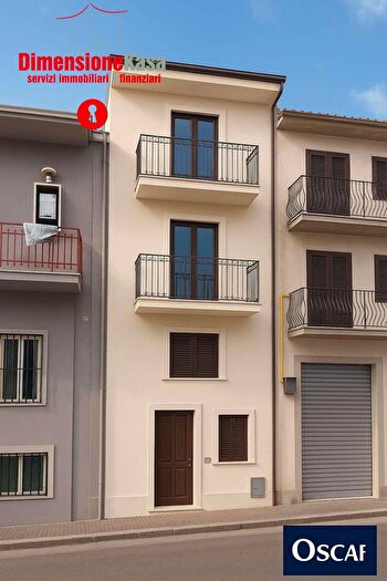 Casa trilocale in vendita in Via Vitttorio Emanuele, Mugnano Del Cardinale