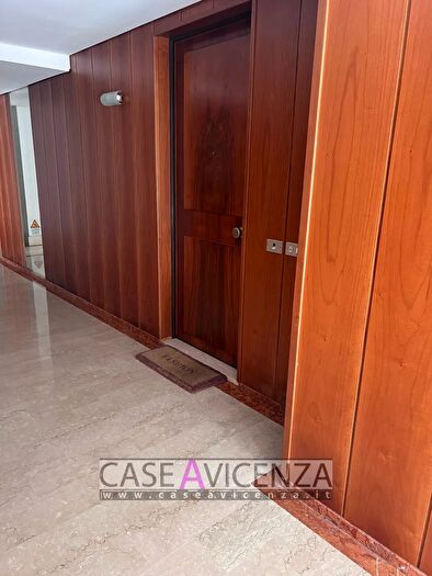 Appartamento quadrilocale in affitto in Via Giovanni Giolitti, Vicenza